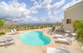 Villa Chicos with Panoramic Private Pool, Castellammare Del Golfo